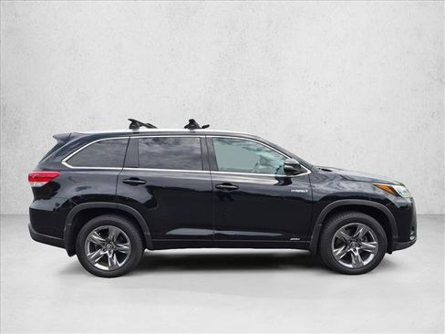 Used 2018 Toyota Highlander Limited Platinum AWD/4WD image 4