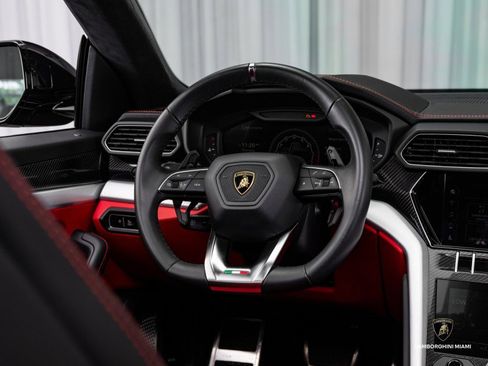 Used 2021 Lamborghini Urus image 31