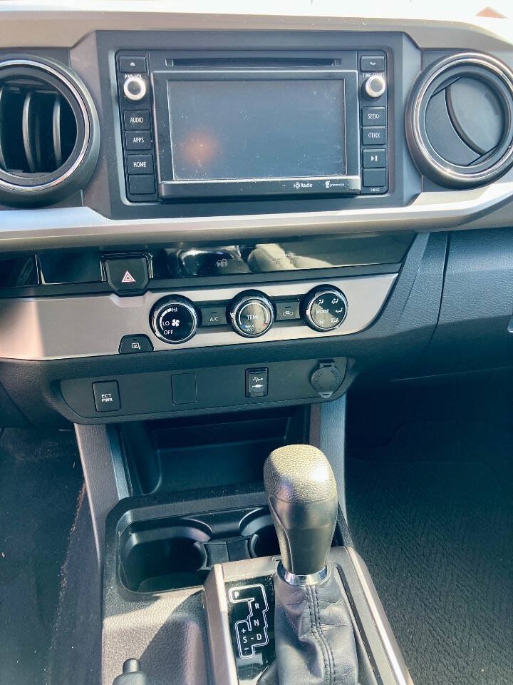 Used 2016 Toyota Tacoma SR5 RWD image 11