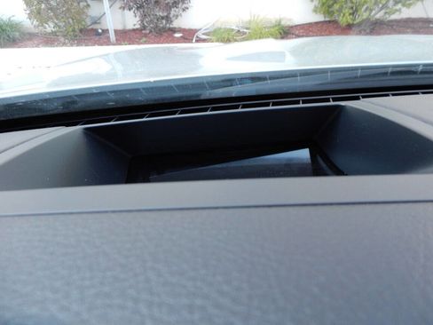 Used 2012 BMW 550i xDrive Sedan image 45