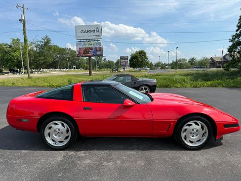 Used 1996 Chevrolet Corvette Coupe RWD image 8