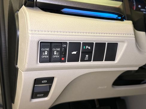 Certified 2026 Honda Odyssey Touring image 23