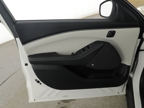 Used 2024 Ford Mustang Mach-E Premium image 6