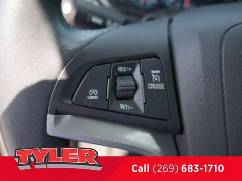 Used 2022 Chevrolet Trax LT w/ LT Convenience Package AWD/4WD image 24