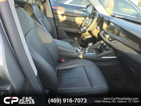 Used 2018 Alfa Romeo Stelvio AWD image 12