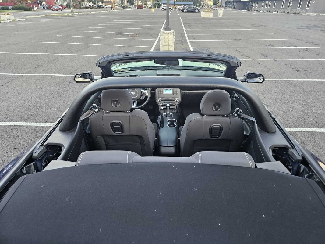 Used 2019 Ford Mustang Convertible w/ Black Accent Package RWD image 8