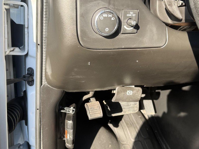Used 2015 Chevrolet Express 3500 RWD image 24