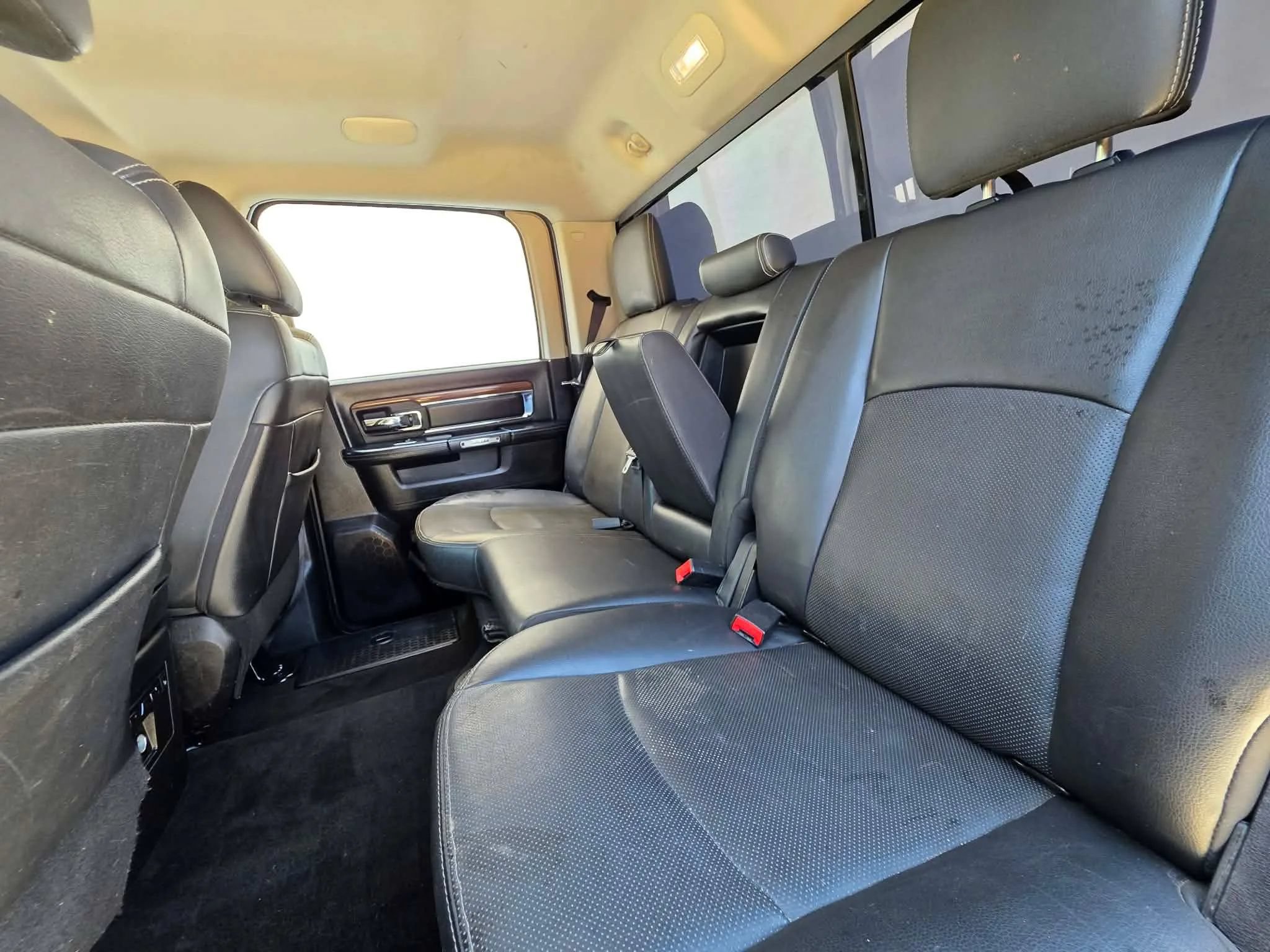 Used 2016 RAM 1500 Laramie w/ Convenience Group AWD/4WD image 12