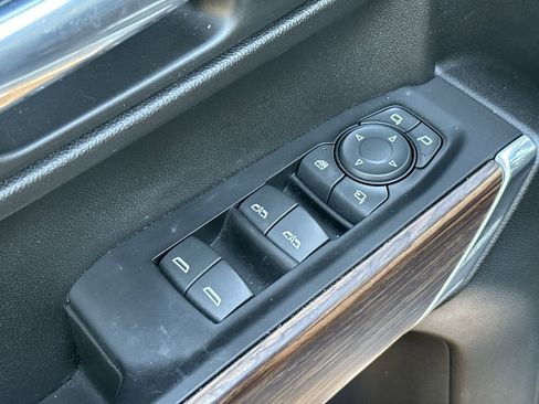 Used 2021 Chevrolet Silverado 1500 High Country image 15