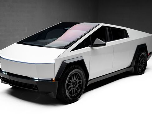 Used 2025 Tesla Cybertruck Cyberbeast AWD/4WD image 5