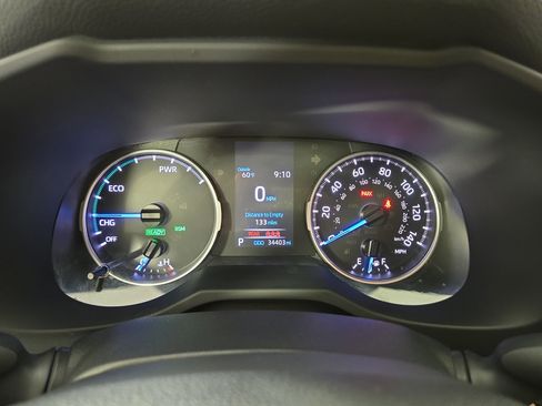 Used 2021 Toyota RAV4 XLE image 17