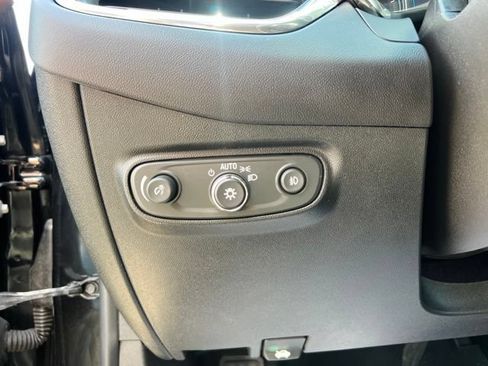 Used 2020 Chevrolet Equinox LT AWD/4WD image 23