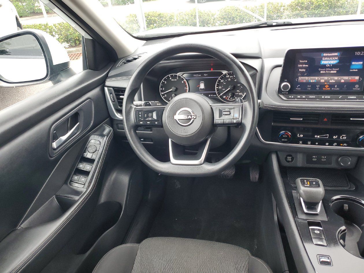Used 2024 Nissan Rogue SV FWD image 11