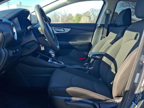 Used 2023 Kia Forte LXS w/ LXS Technology Package image 13