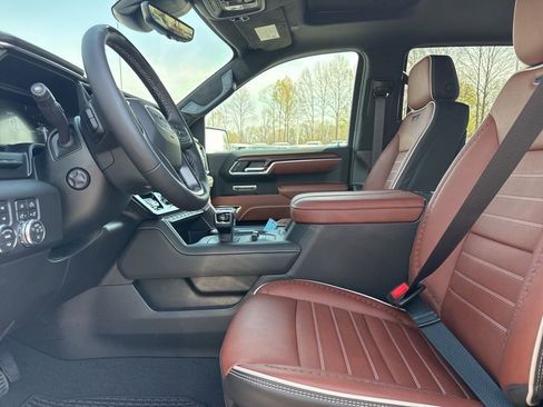 New 2026 GMC Sierra 2500 Denali Ultimate AWD/4WD image 9