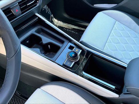 New 2026 Volkswagen Tiguan SEL R-Line image 7