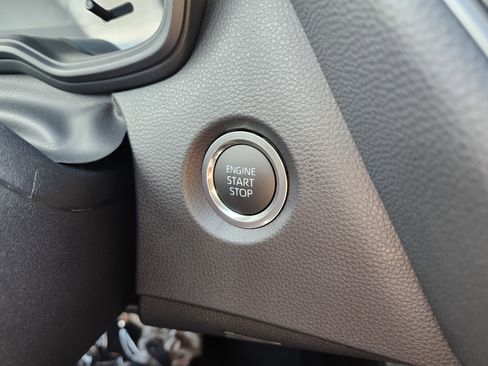 Used 2026 Toyota Corolla SE image 7