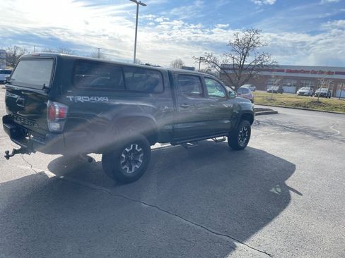 Used 2021 Toyota Tacoma TRD Off-Road w/ TRD Premium Off Road Package image 12