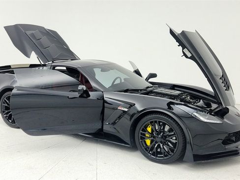 Used 2017 Chevrolet Corvette Z06 w/ Z07 Performance Package image 13