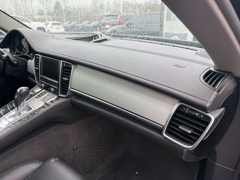 Used 2015 Porsche Panamera 4 image 79