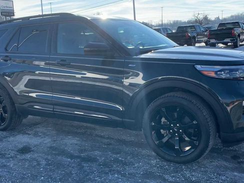 Used 2023 Ford Explorer ST-Line w/ Class IV Trailer Tow Package image 2