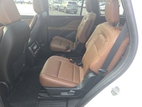 Used 2023 Lincoln Aviator Reserve w/ Elements Package Plus image 30
