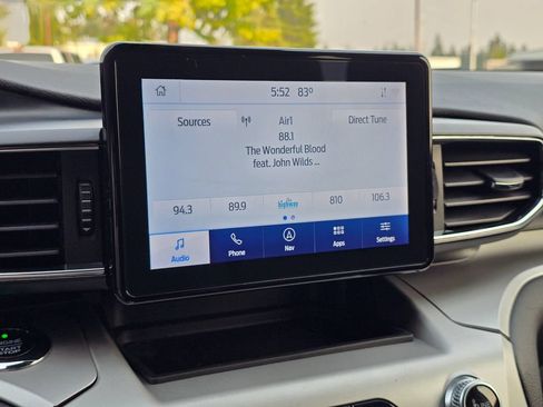 Used 2020 Ford Explorer XLT w/ Equipment Group 202A AWD/4WD image 20