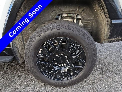 Used 2025 GMC Hummer EV 2X AWD/4WD image 12