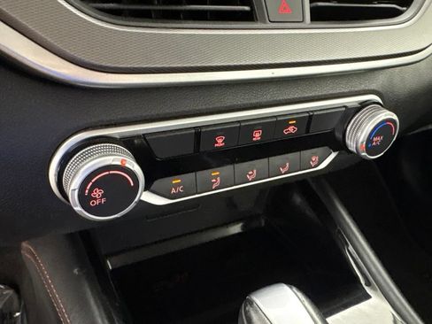 Used 2024 Nissan Altima 2.5 SR FWD image 39