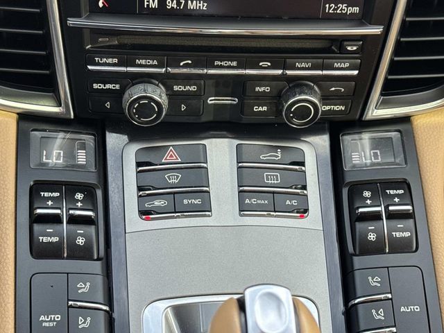 Used 2014 Porsche Panamera S RWD image 15