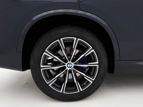 Certified 2024 BMW X5 xDrive40i w/ M Sport Package image 28