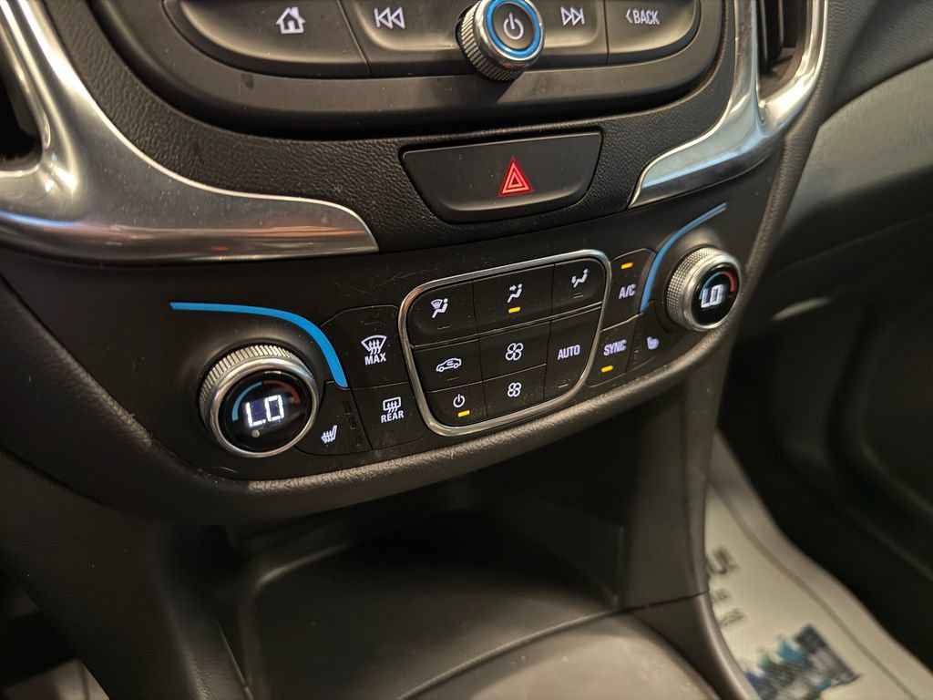 Used 2021 Chevrolet Equinox LT AWD/4WD image 16