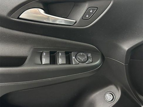 Used 2025 Buick Envista Avenir image 9