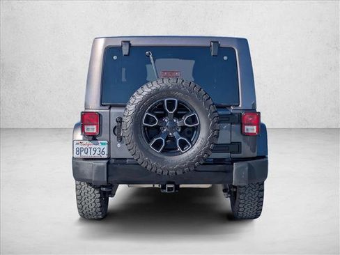 Used 2018 Jeep Wrangler Unlimited Sahara image 7