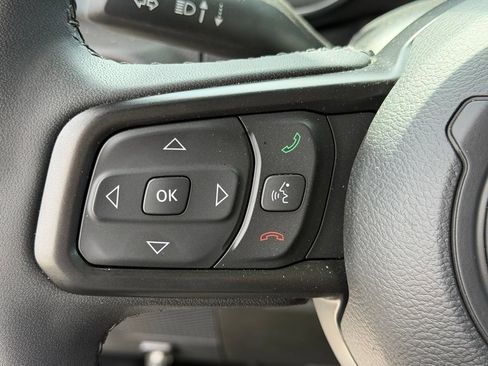 Used 2023 Jeep Gladiator Sport AWD/4WD image 15