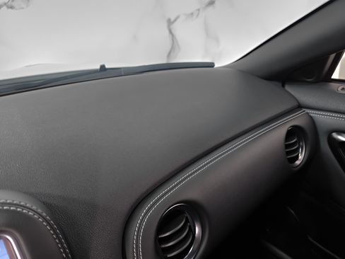 Used 2015 Nissan GT-R Premium image 32