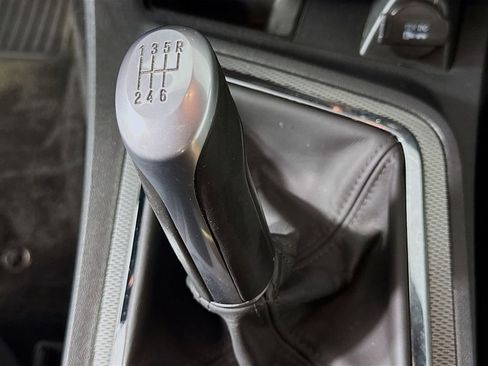 Used 2013 Dodge Challenger R/T image 19