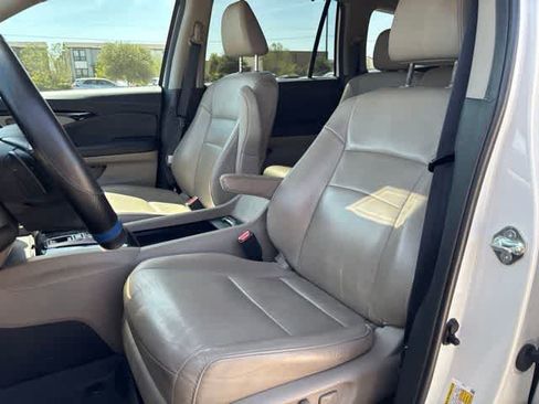 Used 2019 Honda Pilot Touring image 21