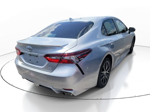 Used 2022 Toyota Camry SE w/ Audio Upgrade Package FWD image 7