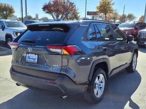 Used 2020 Toyota RAV4 XLE image 3