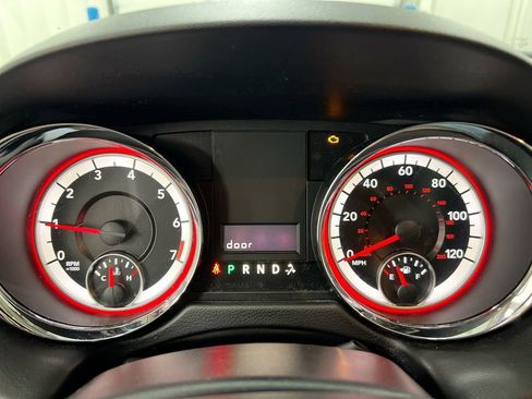 Used 2016 Dodge Grand Caravan SXT FWD image 12