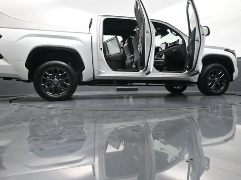 New 2024 Toyota Tundra Platinum image 48
