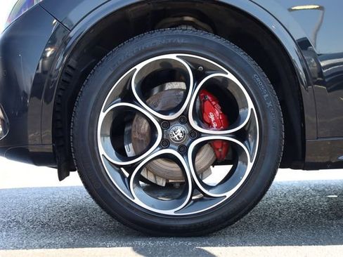 Used 2024 Alfa Romeo Stelvio Veloce image 8