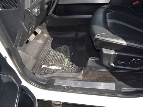 Used 2018 Ford F150 Platinum w/ Equipment Group 701A Luxury image 14