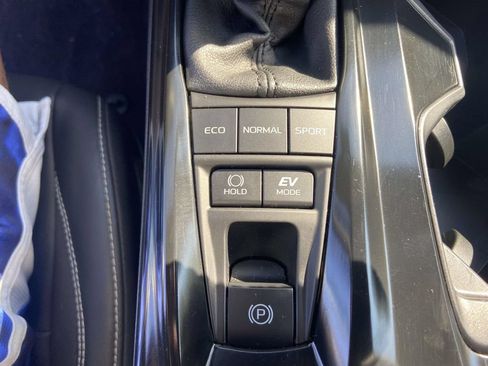 Used 2025 Toyota Camry SE FWD image 25