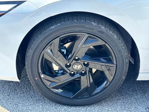 New 2026 Hyundai Elantra SEL Sport Premium FWD image 21