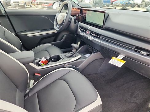 New 2025 Kia K4 GT-Line w/ GT-Line Premium Package image 16