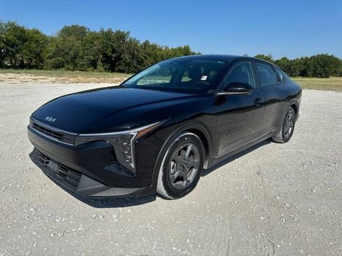 Used 2025 Kia K4 FWD image 1