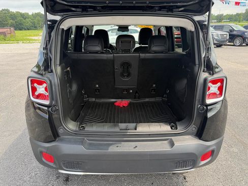 Used 2018 Jeep Renegade Limited w/ UConnect 8.4 Nav Group FWD image 6