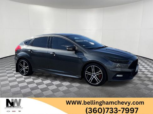 Used 2017 Ford Focus ST FWD image 1